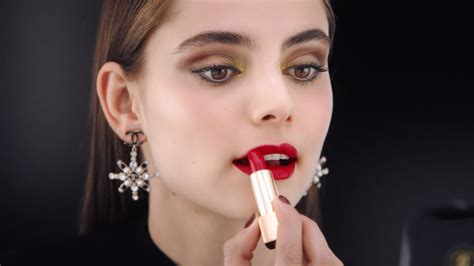 How to Create a Festive Makeup Look with the HOLIDAY 2019 